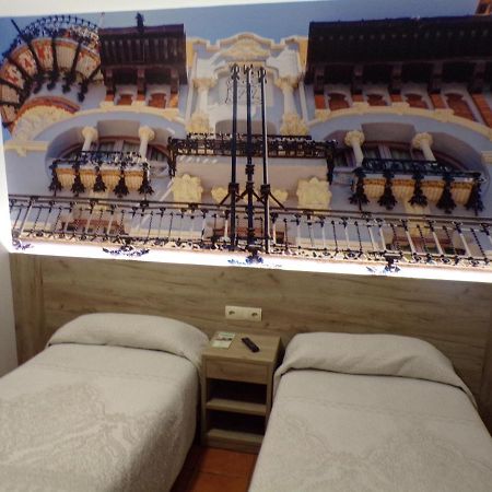 Hostal Serruchi Teruel Eksteriør bilde