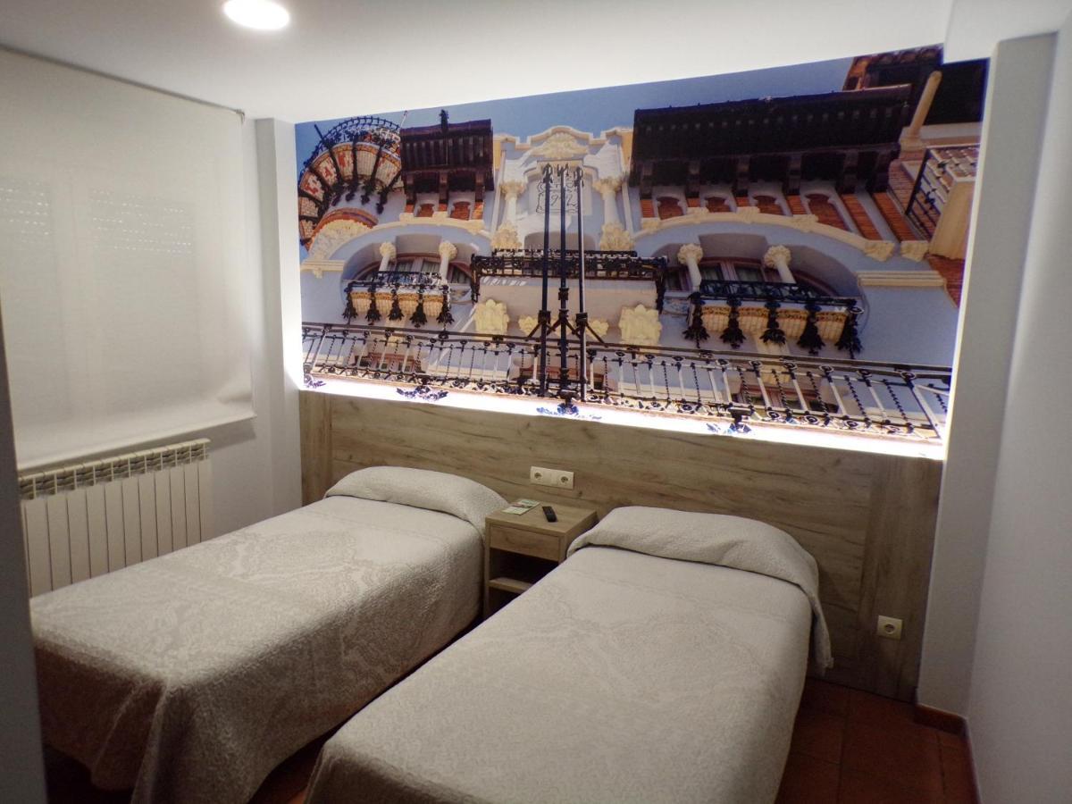 Hostal Serruchi Teruel Eksteriør bilde