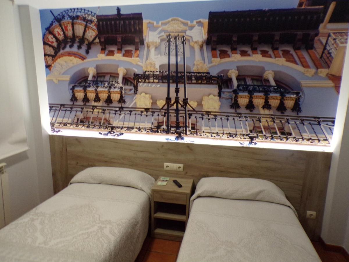 Hostal Serruchi Teruel Eksteriør bilde