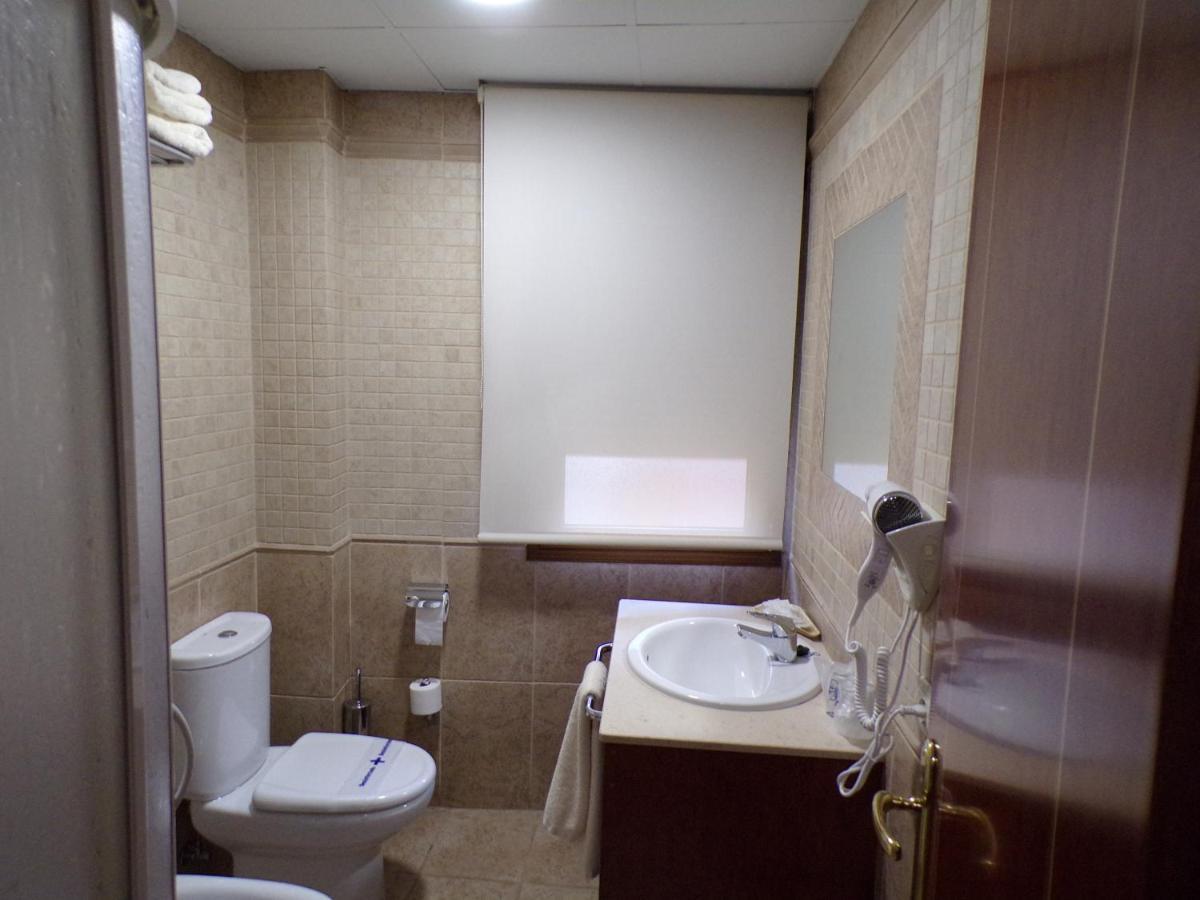 Hostal Serruchi Teruel Eksteriør bilde