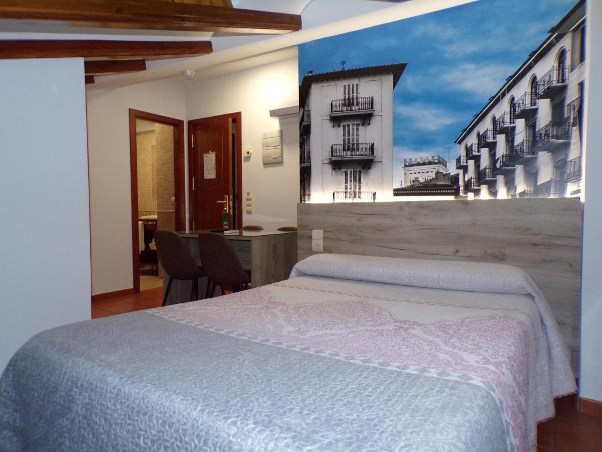 Hostal Serruchi Teruel Eksteriør bilde