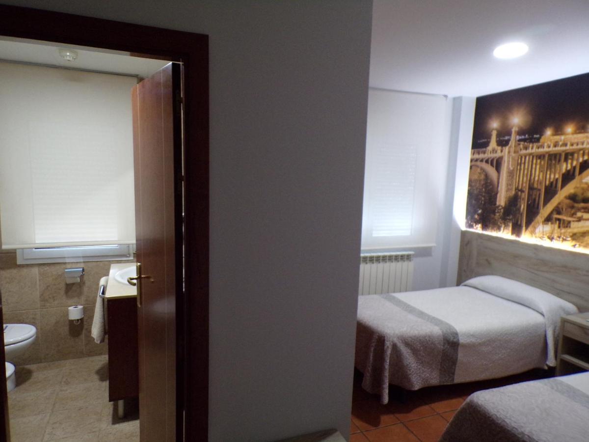 Hostal Serruchi Teruel Eksteriør bilde